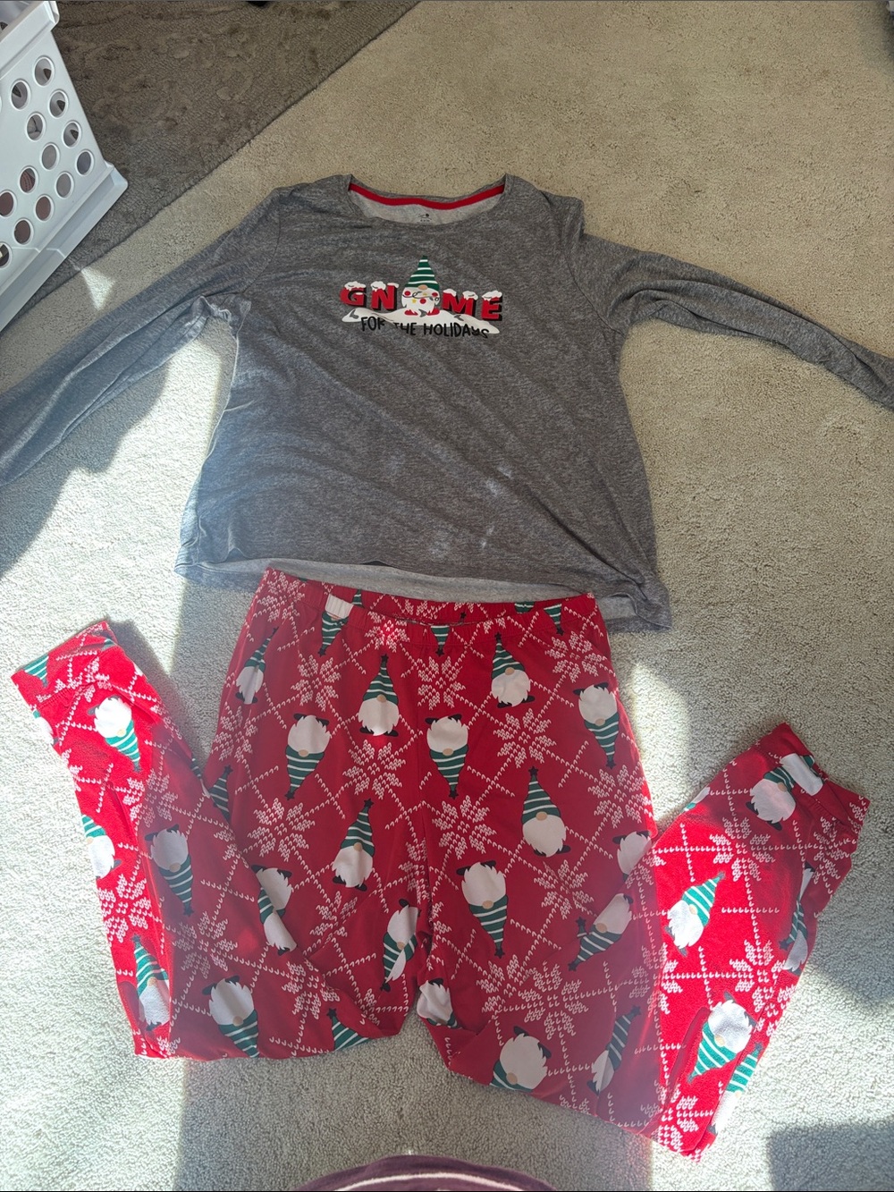 Signature Studio Gray Top & Red Gnome-Print Pajama Set